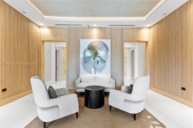 An exceptional flow-through residence at Palazzo Della Luna