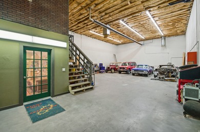 Executive office warehouse development. This is an end-unit