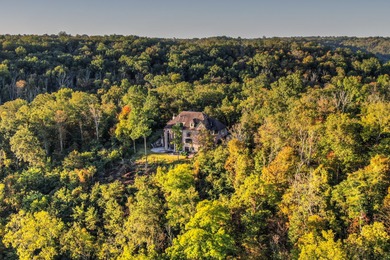 ''Tres Magnifique'', exquisitely designed custom built estate by