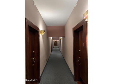 Discover the perfect blend of convenience and comfort with this