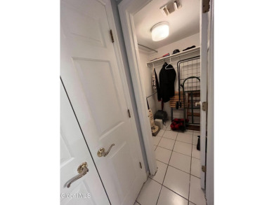 Discover the perfect blend of convenience and comfort with this