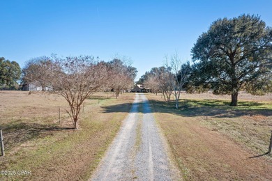 91+/- Acres - Active Cattle Farm - Greenwood, FL. Welcome to a
