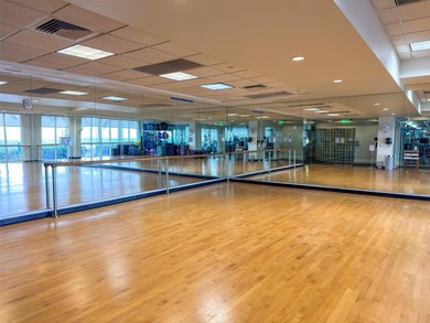 Amazing unit with open balcony and magnificent panoramic views