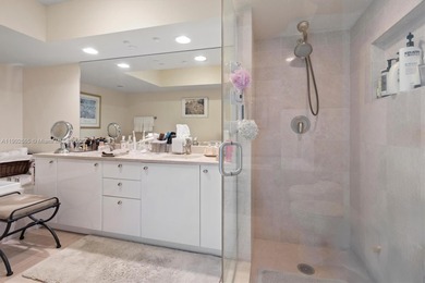 Amazing unit with open balcony and magnificent panoramic views