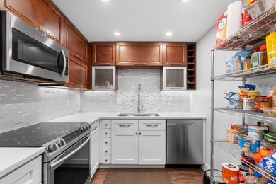 ABSOLUTELY GORGEOUS FULLY RENOVATED CONDO | PRESTIGIOUS OMEGA