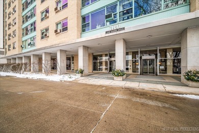 Beautifully maintained east-facing condo in popular East