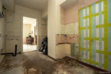 Fix & Flip Opportunity on the Detroit Riverfront!
Welcome to the