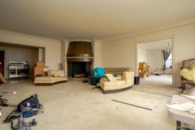 Fix & Flip Opportunity on the Detroit Riverfront!
Welcome to the