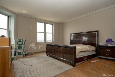 Fix & Flip Opportunity on the Detroit Riverfront!
Welcome to the