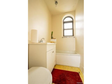 Fix & Flip Opportunity on the Detroit Riverfront!
Welcome to the