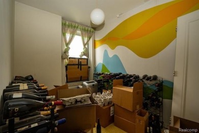 Fix & Flip Opportunity on the Detroit Riverfront!
Welcome to the