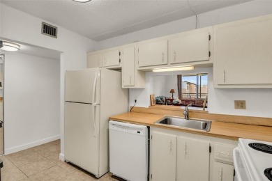 Motivated seller--bring all offers! This well-maintained 2-bed