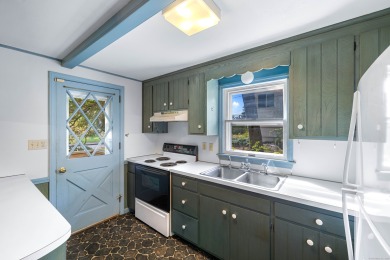 Charming 3-Bedroom Colonial Near Niantic River Welcome to this