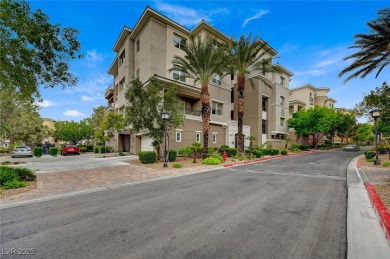 TOP FLOOR RESIDENCE AVAILABLE! LOCATION & LUXURY MEET IN THIS