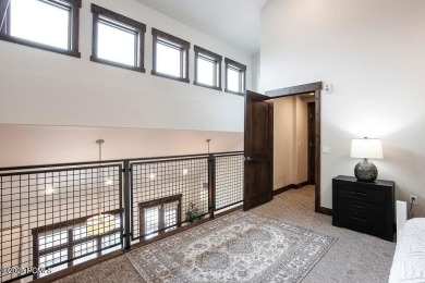 Don't miss out on the chance to own a stunning top floor condo