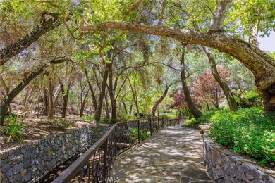 Newly listed Modern Serenity in the De Luz Hills

Welcome to