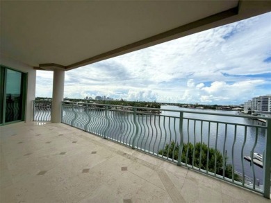 Unobstructed views of the Intracoastal & Middle River highlight