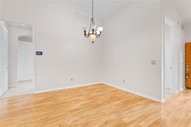 **MOTIVATED SELLER** Welcome to this stunning Palisades