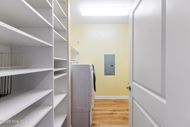 Top-floor, end-unit condo in the desirable Woodlands at Crow