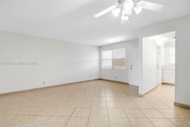 Charming 1/1 with screened porch Condo in good condition, on a