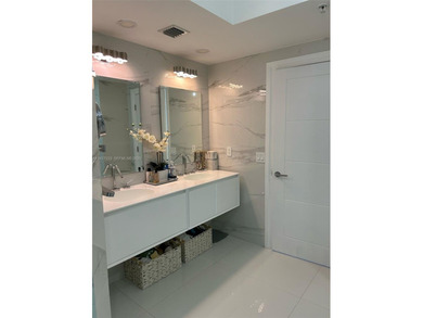 Completely renovated unit located in the heart of Sunny Isles