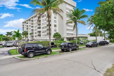 Sunlit and spacious 2BD/2BA corner unit on the 3rd floor in