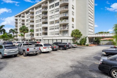 Sunlit and spacious 2BD/2BA corner unit on the 3rd floor in