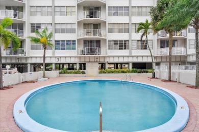 Sunlit and spacious 2BD/2BA corner unit on the 3rd floor in