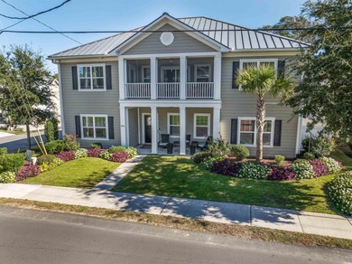 Looking for a 4-bed home in North Myrtle Beach just two blocks