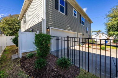 Looking for a 4-bed home in North Myrtle Beach just two blocks