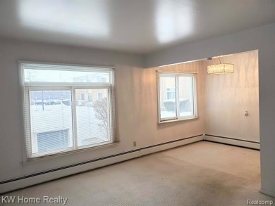 Amazing price on your new historic Lafayette Park Co-op! This