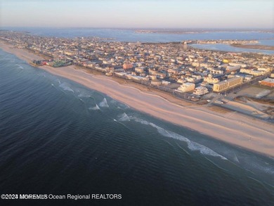 Amazing Ocean Block New Construction 6 Bed/4 Bath w Ocean Views