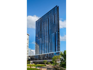 Stunning City and River Views - Experience sophisticated urban