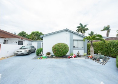 Discover the charm of Lime Grove Estates in this cozy 3-bed