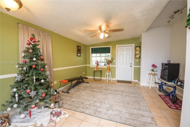 Discover the charm of Lime Grove Estates in this cozy 3-bed