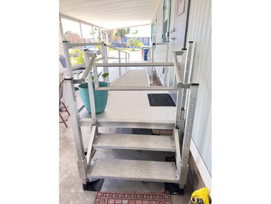 Charming 2 Bed, 2 Bath Home in The Winds of St. Armands South! A