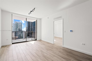 LIVE ON TOP OF ALL THE SHOPS, RESTAURANTS AND BARS OF MARY