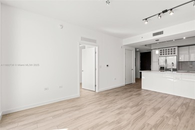 LIVE ON TOP OF ALL THE SHOPS, RESTAURANTS AND BARS OF MARY