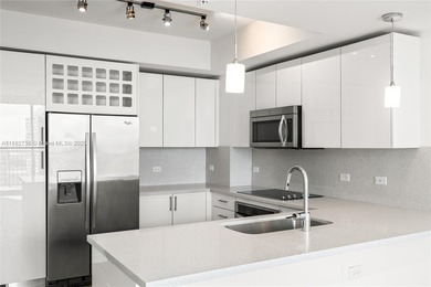 LIVE ON TOP OF ALL THE SHOPS, RESTAURANTS AND BARS OF MARY