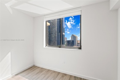 LIVE ON TOP OF ALL THE SHOPS, RESTAURANTS AND BARS OF MARY