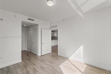 LIVE ON TOP OF ALL THE SHOPS, RESTAURANTS AND BARS OF MARY