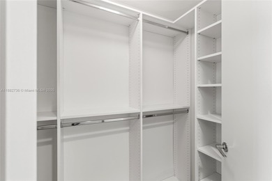 LIVE ON TOP OF ALL THE SHOPS, RESTAURANTS AND BARS OF MARY