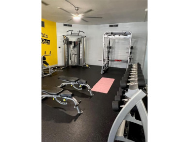 Super location of this 2 bed 1.5 bath apt. on 5 floor. 5 min