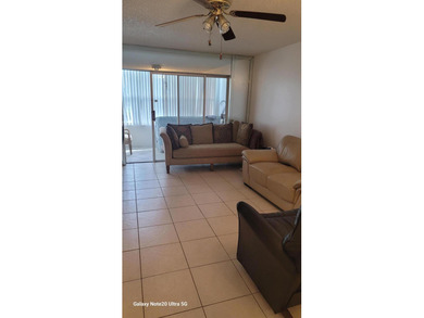 BEAUTIFUL & IMMACULATE  1/1 CONDO --LOCATED IN THE DESIRABLE