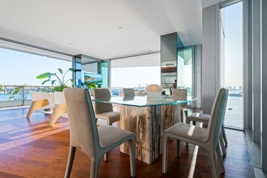 Spectacular views of Miami skyline, Biscayne Bay and Atlantic