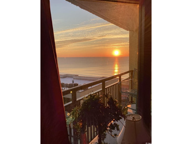 The most spectacular sunrises ever!! Condo is very artsy and