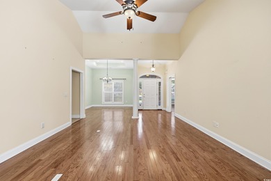 Luxury Living on the Golf Course - Dual Suites, Enclosed