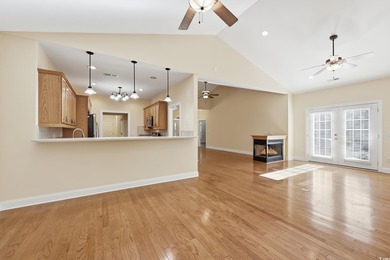 Luxury Living on the Golf Course - Dual Suites, Enclosed