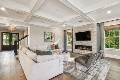 Welcome to this stunning, sophisticated and impeccably