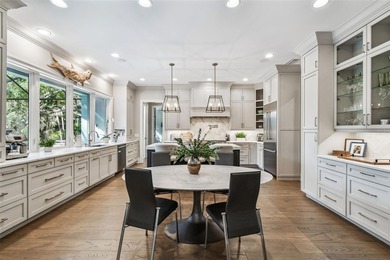 Welcome to this stunning, sophisticated and impeccably